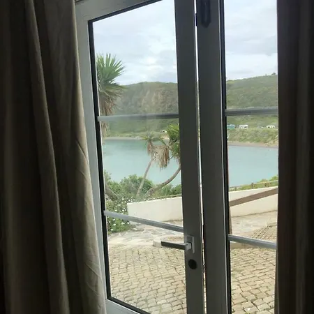 Quartos Do Seixe - Laranja Pensión Odeceixe